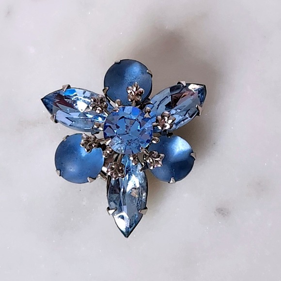 Blue Rhinestone Flower Brooches Dress Clip Vintage Jewelry Rivet Set Satin Glass - Picture 3 of 5